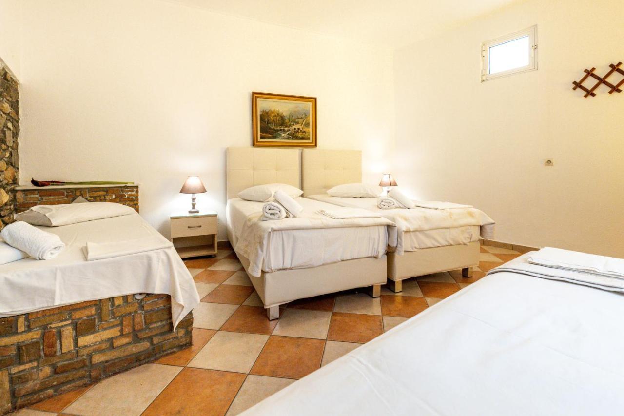 Town House For 6-16 With Ac Villa ปาริเกีย ภายนอก รูปภาพ